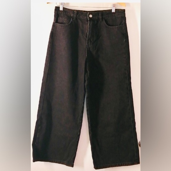 EIGHTY TWO BLACK BAGGY JEANS. Excellent condition, funky design so comfo… - Picture 2 of 4